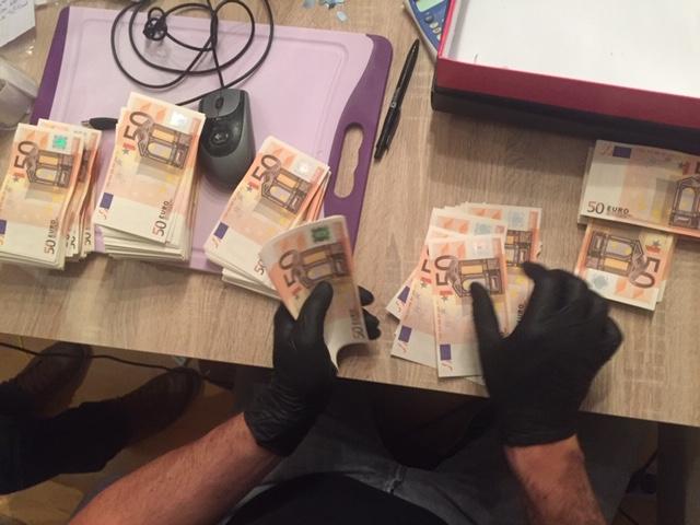 Is the dark web illegal picture